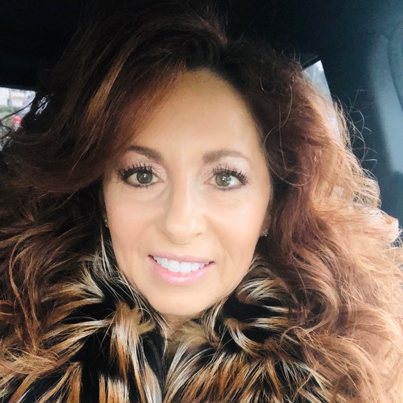 Meet your Posher, Kim - Picture 1 of 1